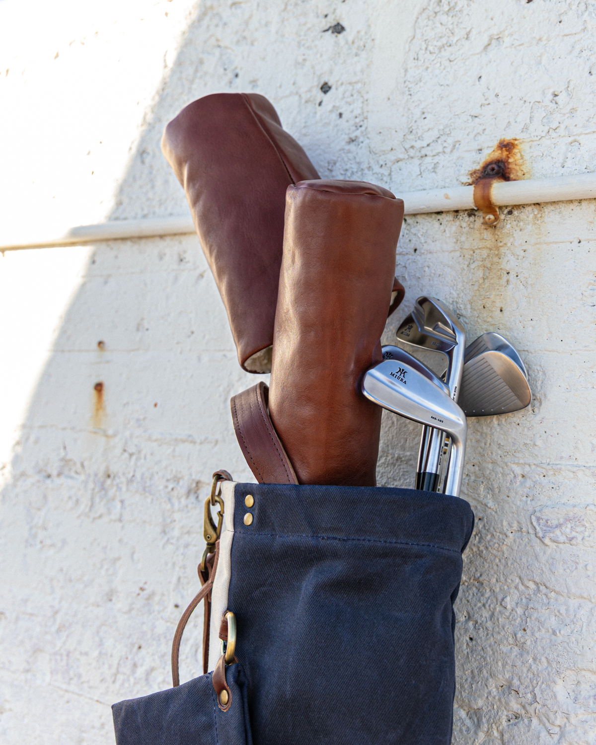 The Whitecap Sunday golf bag, top view showing the club opening